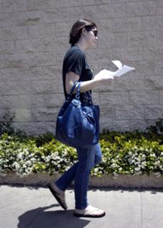 Ashley Greene feet photo thumbnail