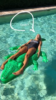 Federica Fontana feet photo thumbnail
