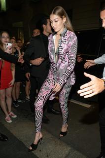 Gigi Hadid feet photo thumbnail