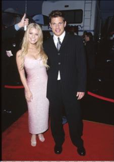 Jessica Simpson feet photo thumbnail