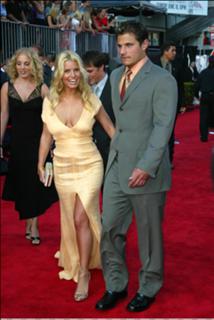 Jessica Simpson feet photo thumbnail