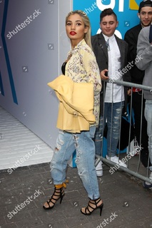 Pia Mia feet photo thumbnail
