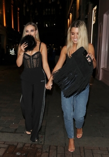 Perrie Edwards feet photo thumbnail