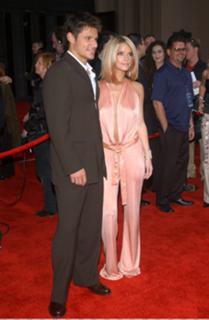 Jessica Simpson feet photo thumbnail