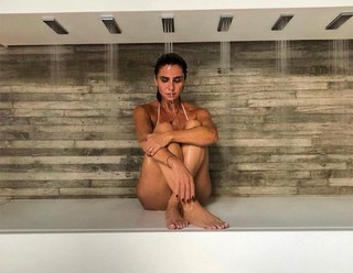 Giovanna Antonelli feet photo thumbnail