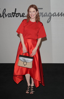 Julianne Moore feet photo thumbnail