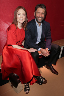 Julianne Moore feet photo thumbnail