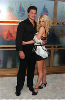 Jessica Simpson feet photo thumbnail