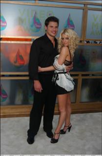 Jessica Simpson feet photo thumbnail