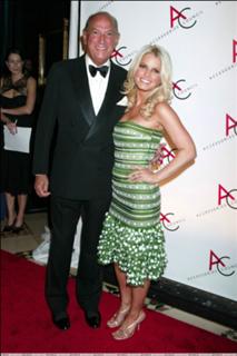 Jessica Simpson feet photo thumbnail