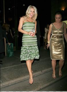 Jessica Simpson feet photo thumbnail
