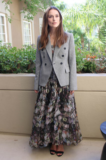 Keira Knightley feet photo thumbnail