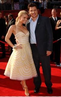 Jessica Simpson feet photo thumbnail