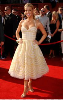 Jessica Simpson feet photo thumbnail