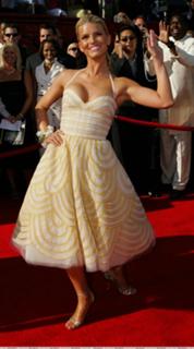 Jessica Simpson feet photo thumbnail