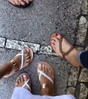 Giada De Laurentiis feet photo thumbnail