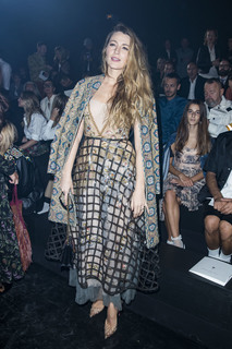 Blake Lively feet photo thumbnail