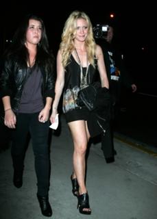 Brittany Snow feet photo thumbnail