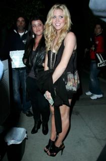Brittany Snow feet photo thumbnail