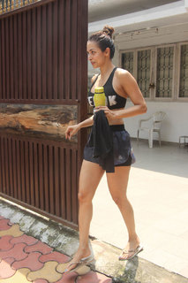 Malaika Arora feet photo thumbnail