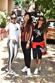 Malaika Arora feet photo thumbnail