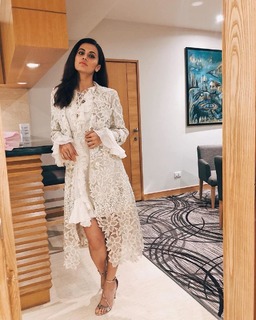 Taapsee Pannu feet photo thumbnail
