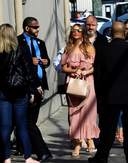 Sofía Vergara feet photo thumbnail