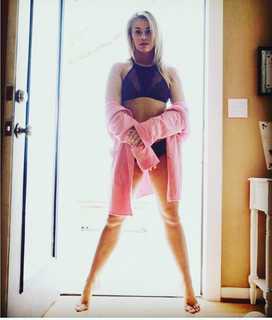 Paige VanZant feet photo thumbnail