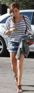 Ashley Tisdale feet photo thumbnail