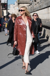 Karlie Kloss feet photo thumbnail