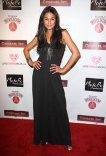 Emmanuelle Chriqui feet photo thumbnail