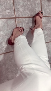 Alaine Crissiê feet photo thumbnail
