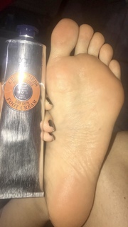 Alaine Crissiê feet photo thumbnail