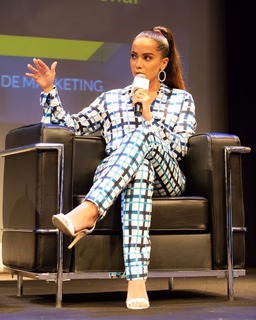 Anitta feet photo thumbnail