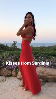 Nicole Scherzinger feet photo thumbnail