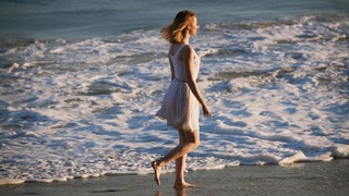 Emma Stone feet photo thumbnail