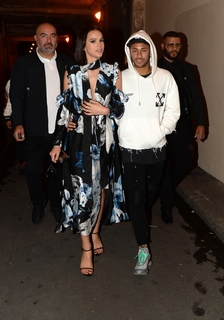 Bruna Marquezine feet photo thumbnail