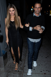 Maria Menounos feet photo thumbnail