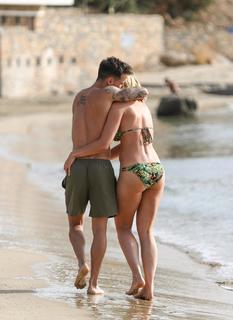 Gemma Atkinson feet photo thumbnail