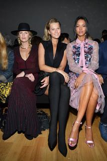 Lais Ribeiro feet photo thumbnail