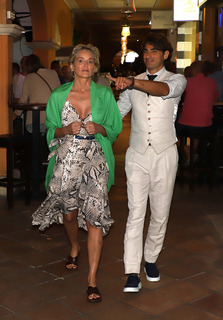 Sharon Stone feet photo thumbnail