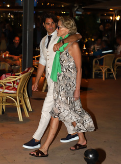 Sharon Stone feet photo thumbnail
