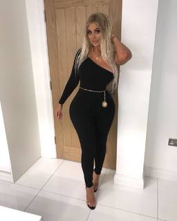 Chloe Ferry feet photo thumbnail