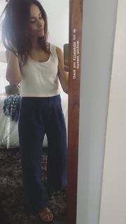 Abigail Spencer feet photo thumbnail