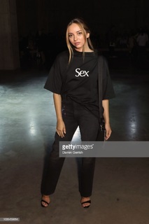 Jade Thirlwall feet photo thumbnail