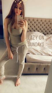 Xenia Tchoumitcheva feet photo thumbnail