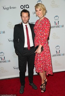 Jenna Elfman feet photo thumbnail
