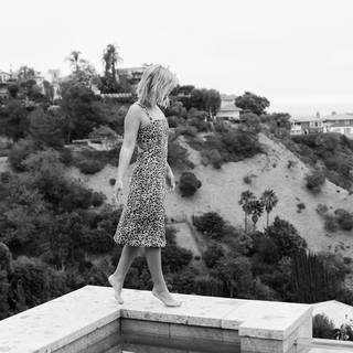 Olivia Holt feet photo thumbnail