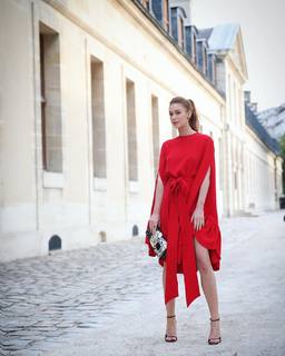 Marina Ruy Barbosa feet photo thumbnail