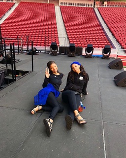 Chloe Bailey feet photo thumbnail